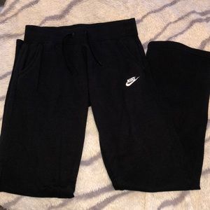 NIKE SWEATS